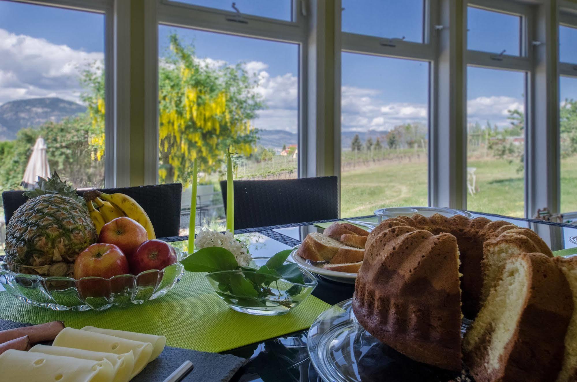 Ok Whistle Stop Bed & Breakfast بينتيكتون المظهر الخارجي الصورة